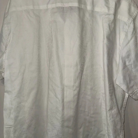 Bugatchi Shaped Fit Short Sleeve Shirt Large - white leaves stitching - Picture 5 of 12